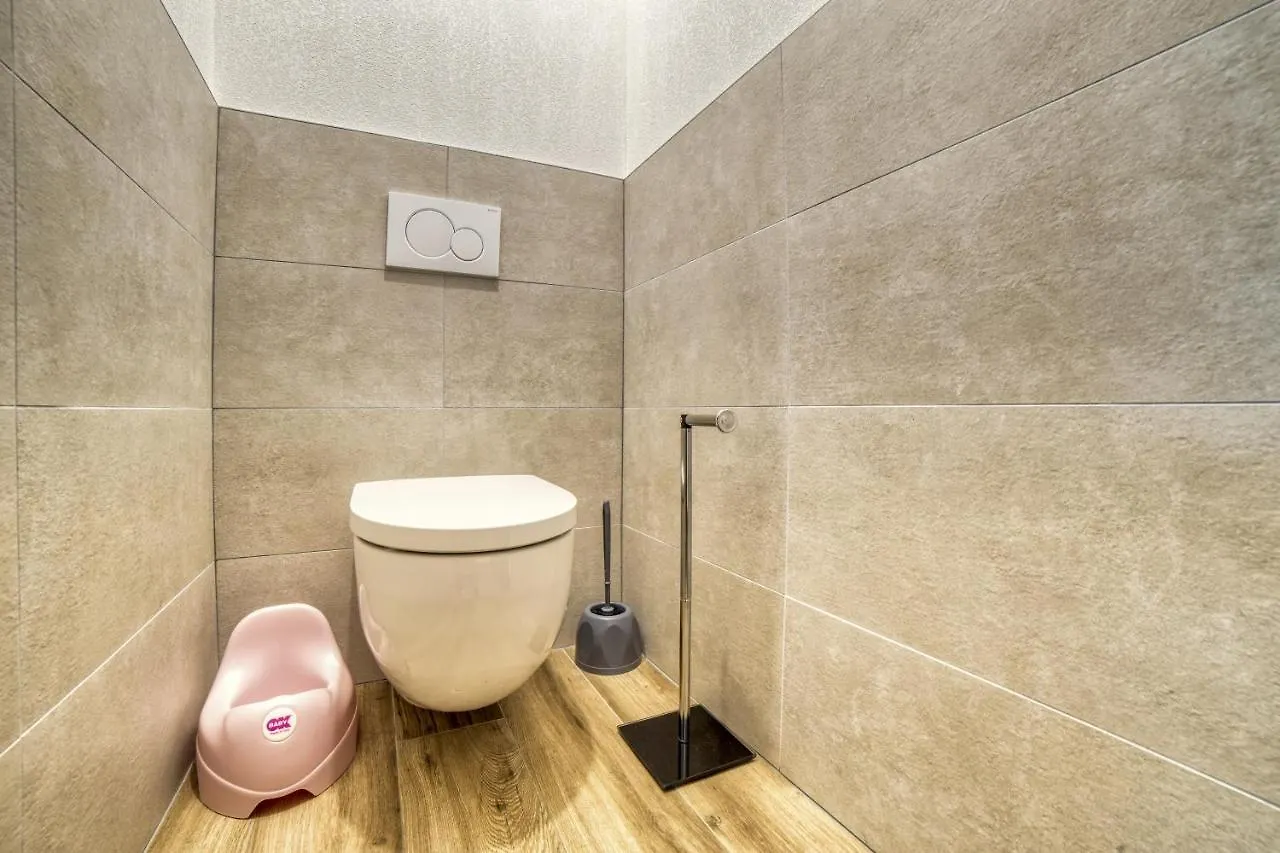 Carline Apartment Morillon 0*,