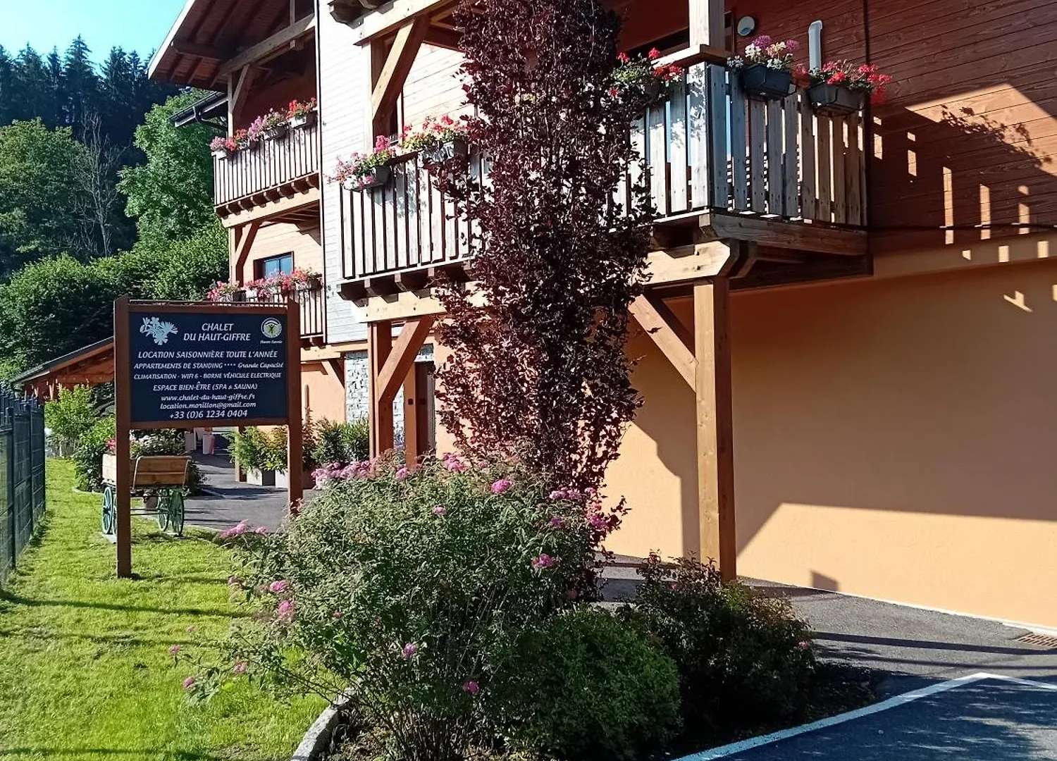 Carline Apartment Morillon 0*,